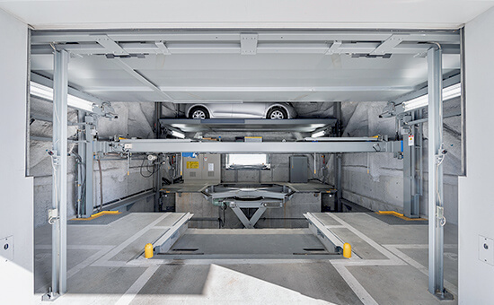 写真：機械式立体駐車場メンテナンス業務